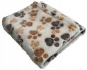 KOC POLAROWY W JASNE ŁAPKI 100x70cm KOC POLAROWY W JASNE ŁAPKI 100x70cm