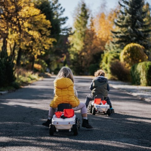 FALK Traktorek Baby Valtra Biały z Przyczepką + akc. od 1 roku FALK Traktorek Baby Valtra Biały z Przyczepką + akc. od 1 roku