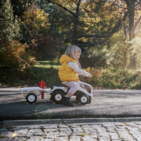 FALK Traktorek Baby Valtra Biały z Przyczepką + akc. od 1 roku FALK Traktorek Baby Valtra Biały z Przyczepką + akc. od 1 roku