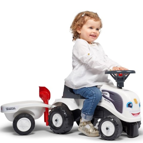 FALK Traktorek Baby Valtra Biały z Przyczepką + akc. od 1 roku FALK Traktorek Baby Valtra Biały z Przyczepką + akc. od 1 roku