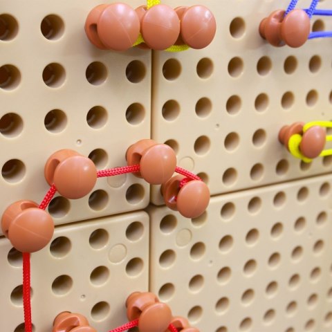 MASTERKIDZ Zestaw Kołeczki i Sznurki - Do Tablicy Naukowo-Kreatywnej STEM MASTERKIDZ Zestaw Kołeczki i Sznurki - Do Tablicy Naukowo-Kreatywnej STEM