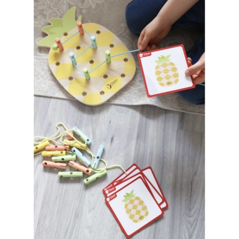 CLASSIC WORLD Wooden Threader Pineapple Pegs 21 pcs. CLASSIC WORLD Wooden Threader Pineapple Pegs 21 pcs.