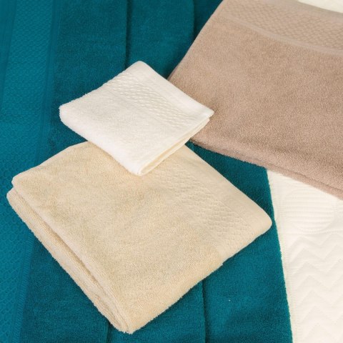 Ręcznik D Bawełna 100% Solano Granat (P) 30x50+50x90+70x140 kpl. Ręcznik D Bawełna 100% Solano Granat (P) 30x50+50x90+70x140 kpl.