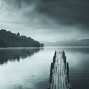 Fototapeta Okrągła Widok Na Jezioro Z Molo Pier Ii Autorstwa George'a Digalakisa Fototapeta Okrągła Widok Na Jezioro Z Molo Pier Ii Autorstwa George'a Digalakisa