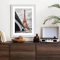 Plakat Wieloczęściowy Wieża Eiffla Monochromatycznie I Czerwono Rama Drewno Kolor Naturalny