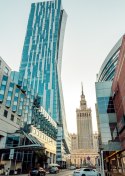 Plakat Wieloczęściowy Widok Na Wieżowce I Pałac Kultury W Warszawie Rama Drewniana Z Passe-Partout Kolor Naturalny